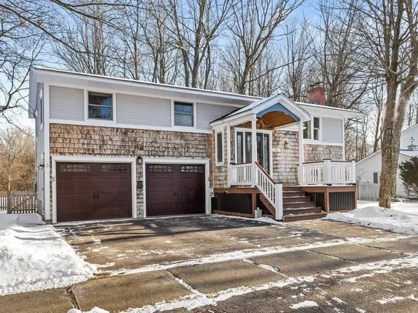 6126 Pleasant Ave, Burlington, VT 05408