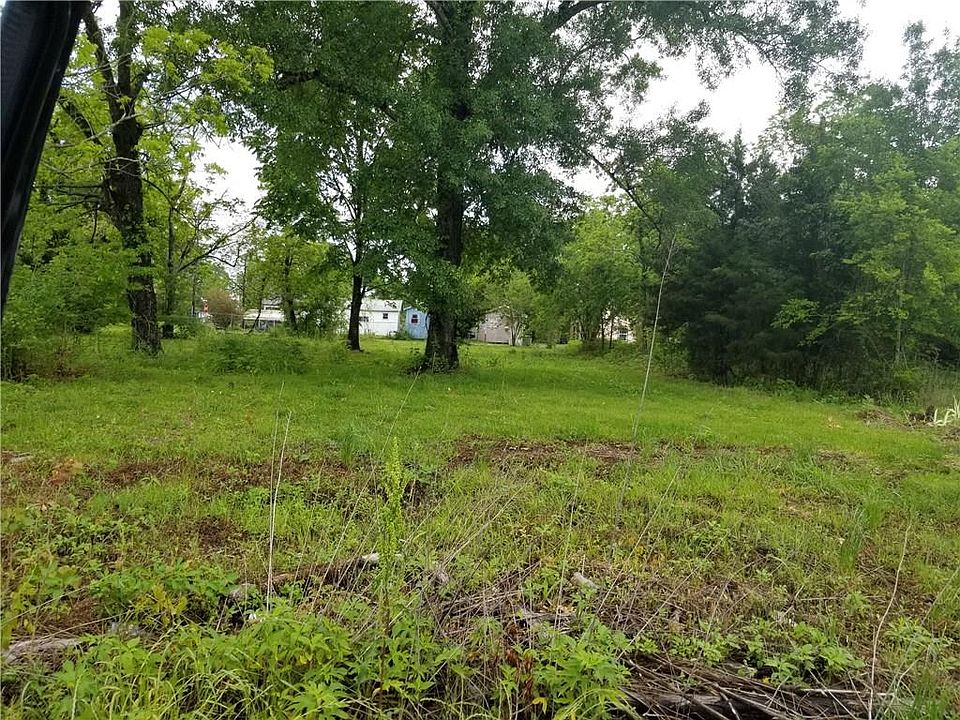 1st image of 707 Railroad Ave