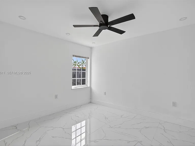 1920 SW 67th Ave — Photo 21