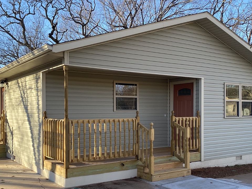 1st image of 1005 S Iowa Ave