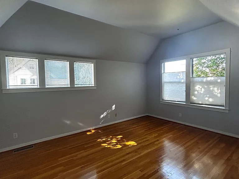 204 Roosevelt Ter — Photo 36