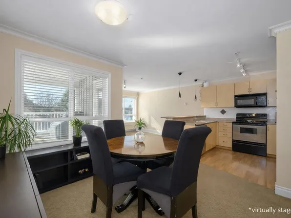 128 W 21st St #201, North Vancouver, BC V7M 1Y9