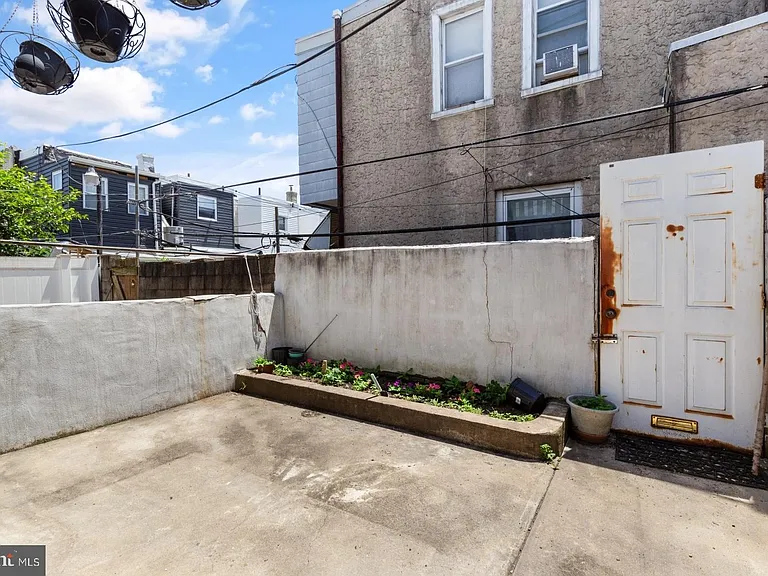 1842 McKean St — Photo 15