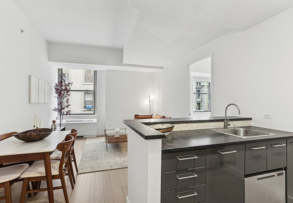 1st image of 20 Exchange Pl APT 1429