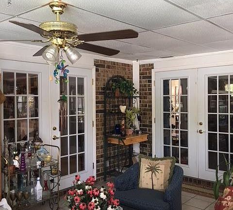 4th image of 1728 Poplar Dr