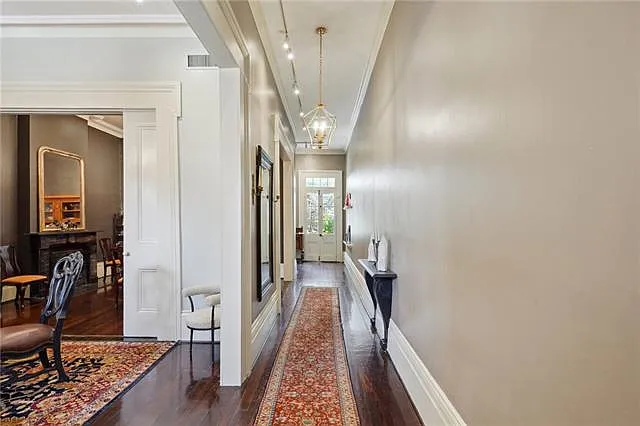 3 bed, 4.0 bath, 2740 sqft, $6,500 — Photo 3