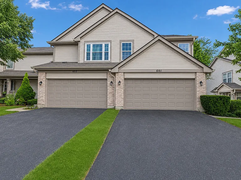 651 Lancaster Cir — Photo 1