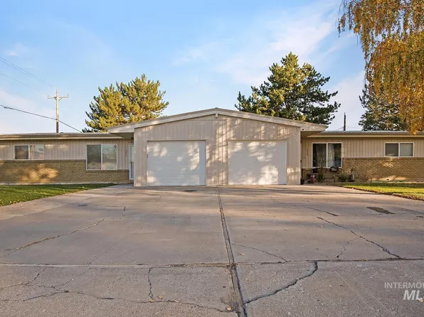 2211-2215 Crest Ave, Twin Falls, ID 83301