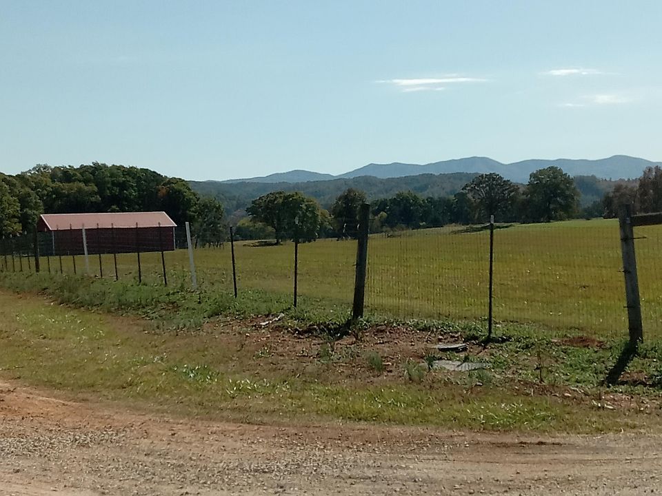 1st image of 890 Fairview Rd