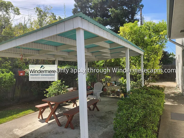 4421 Del Rio Rd — Photo 11