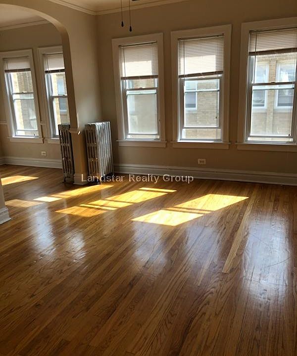 1st image of 4937 N Whipple St APT 3E