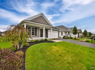 6 Henslow Way, Lancaster, NY 14086