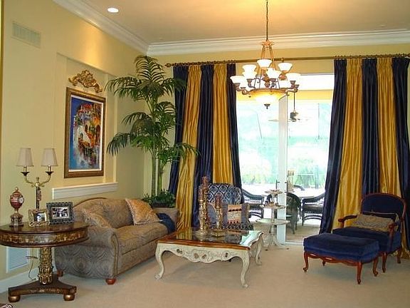 Formal lLiving room