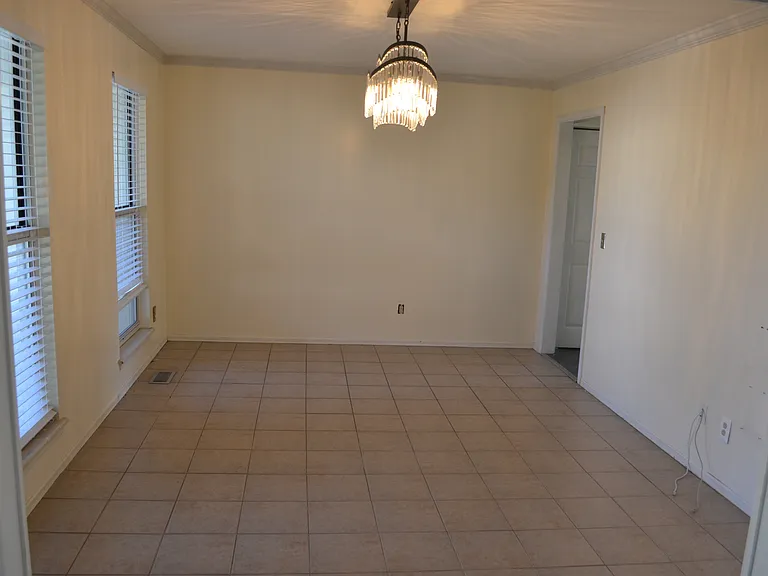 23 Brentmoor Ct — Photo 5