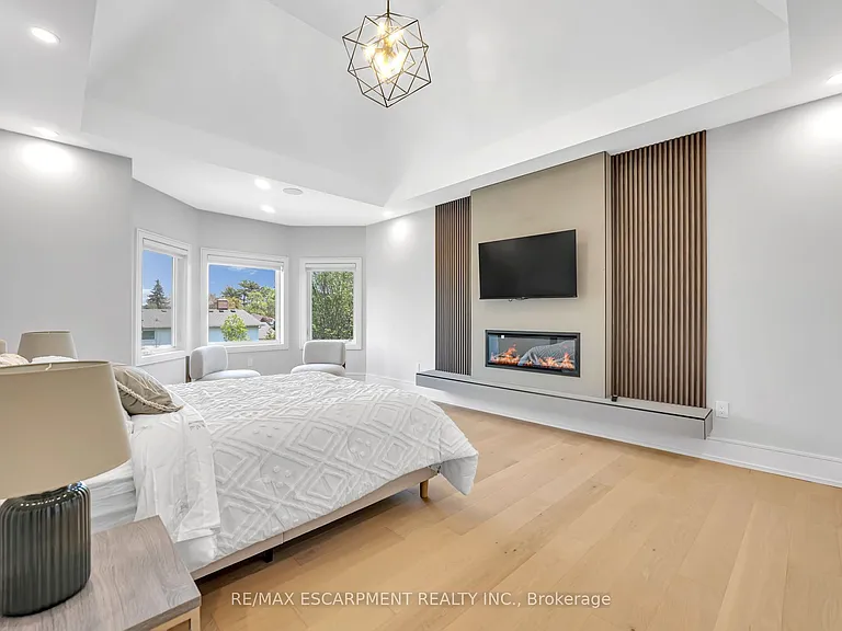 221 Morden Rd E — Photo 27
