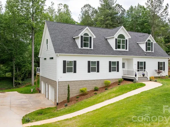 7006 Waterfront Pl, Granite Falls, NC 28630