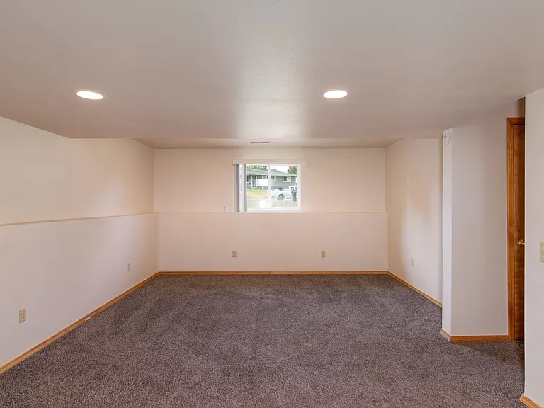 1309 Pineview St — Photo 9