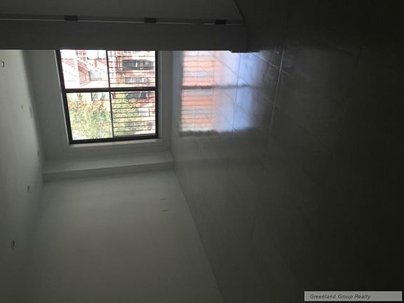4th image of 1068 Lafayette Ave #3L