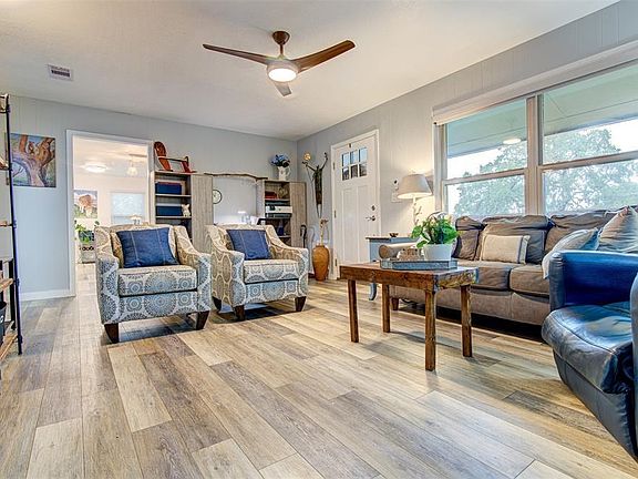 4th image of 636 Dogwood Lane
