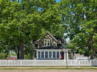 676 E Summit Ave, Oconomowoc, WI 53066
