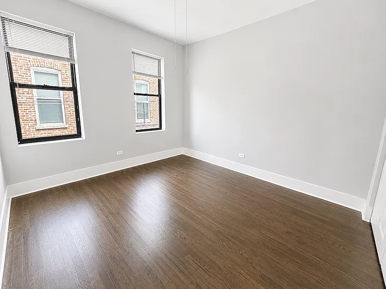 1044 W 18th St #3R — Photo 8