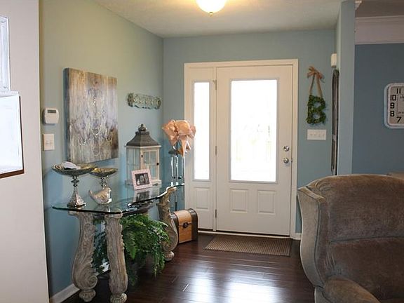 4th image of 129 Viareggio Way