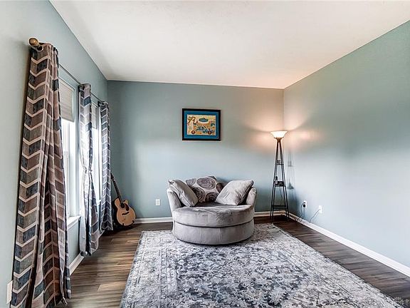 5th image of 9956 Scotch Pine Dr
