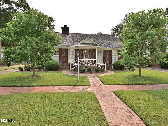 2nd image of 221 Old Colony Way