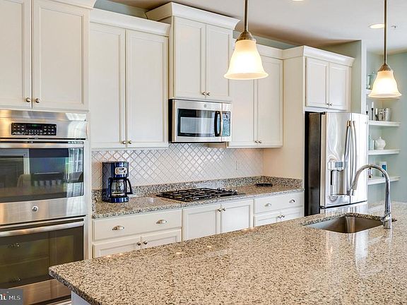 4th image of 431 Orchard Crest Cir