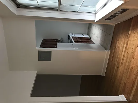 Rented by Shany Landmarks LLC | media 30