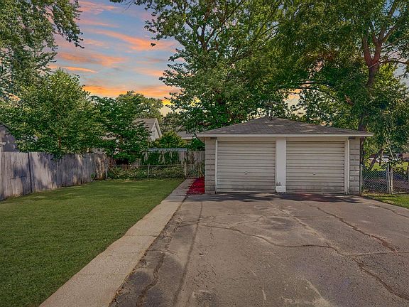 5th image of 2113 W Edna Ave
