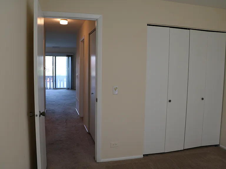 1054 Deerpath Ct — Photo 9