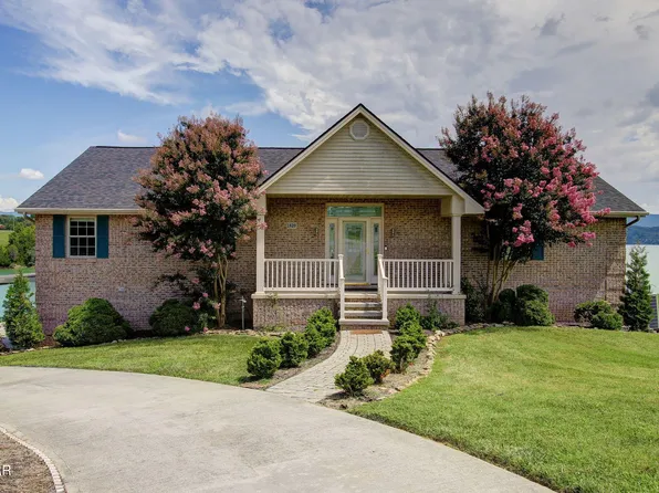 1820 Harbor Hills Ln, Dandridge, TN 37725