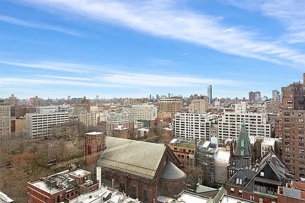 Sold by Douglas Elliman | media 22