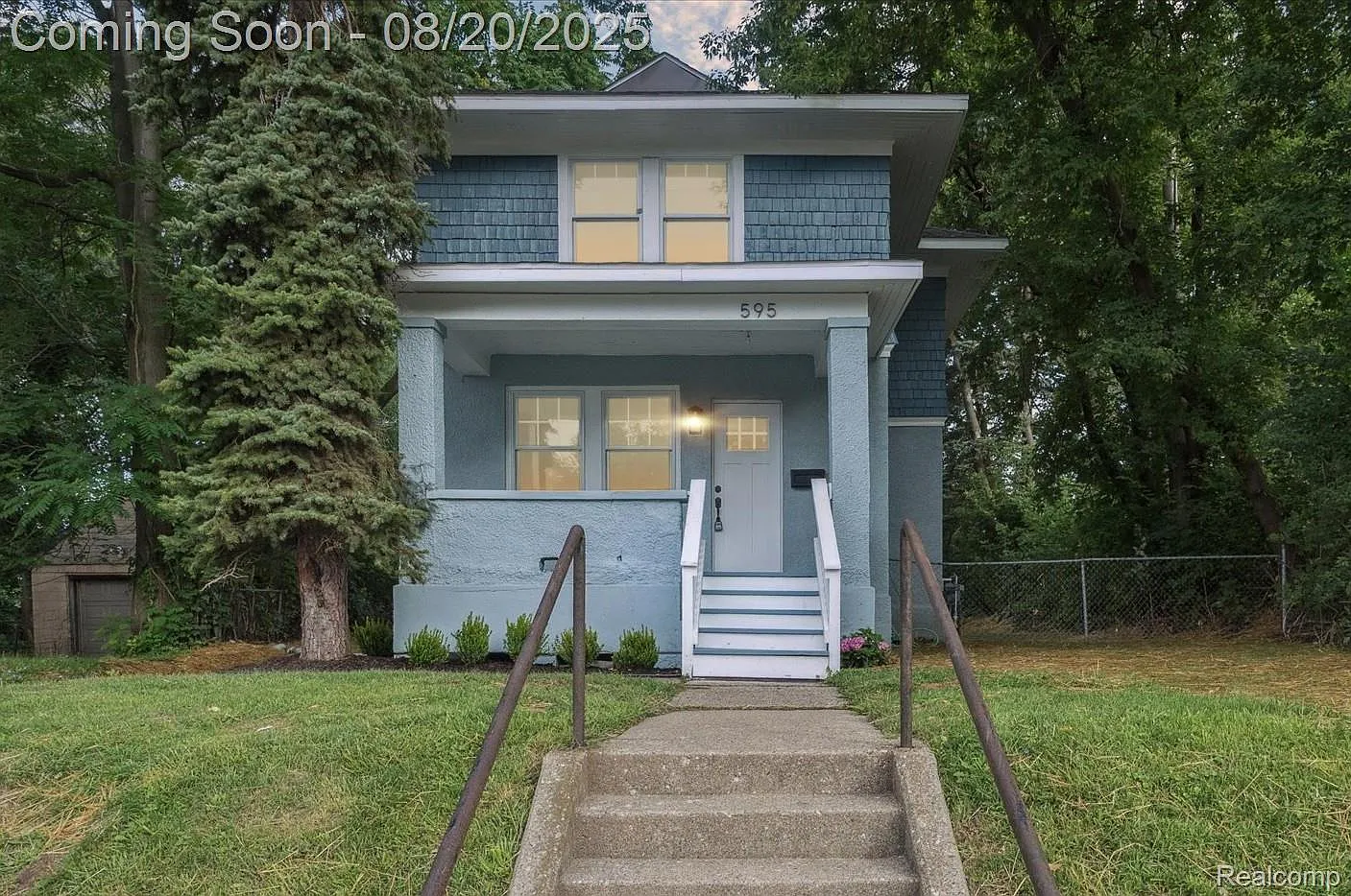 595 N Perry St photo 1