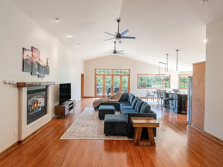 13 Laird Ln — Photo 2