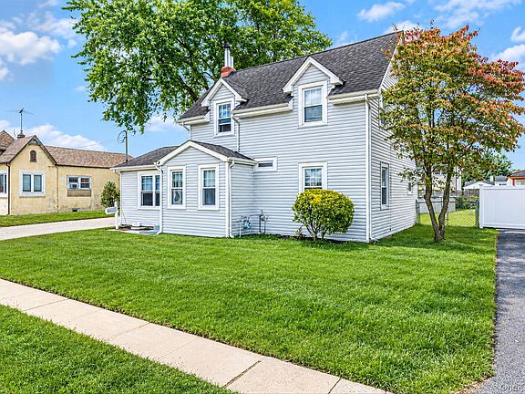 3rd image of 131 E Alhambra Avenue