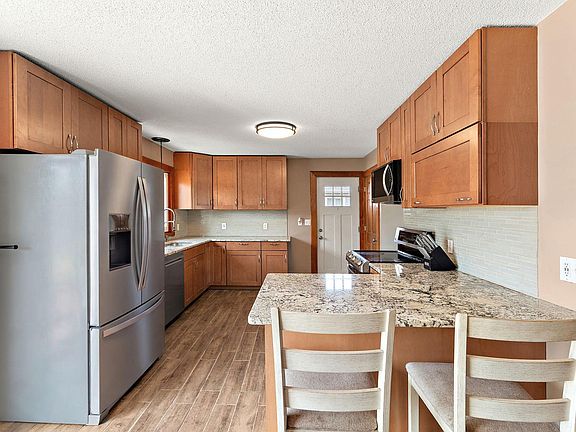 3rd image of 7077 Delaney Ave
