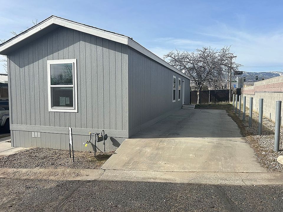 1st image of 202 Sierra Nevada Ln
