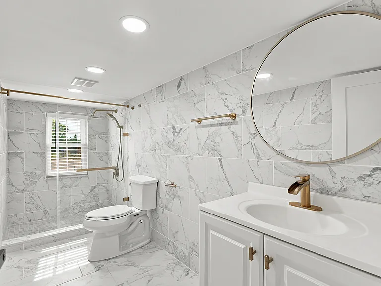 427 N Waverly St — Photo 12