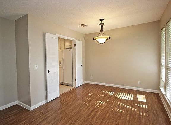 4th image of 8706 Willowick Dr