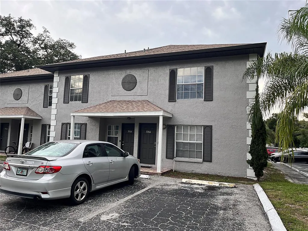 3 bed, 2.5 bath, 1368 sqft, $2,000 — Photo 1