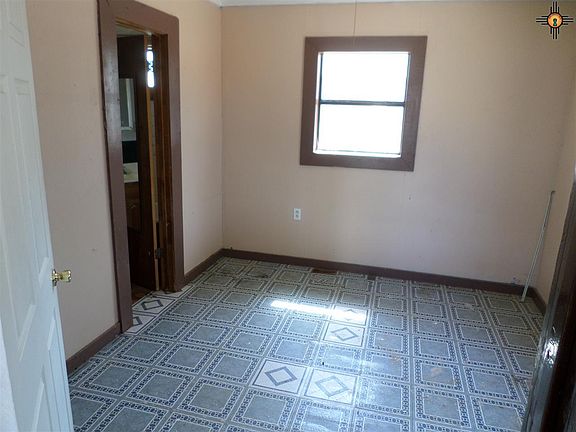4th image of 805 N 5th St