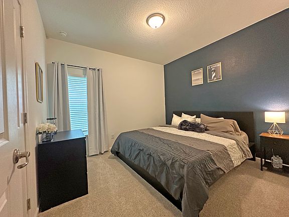 5th image of 213 Bermudez Way St