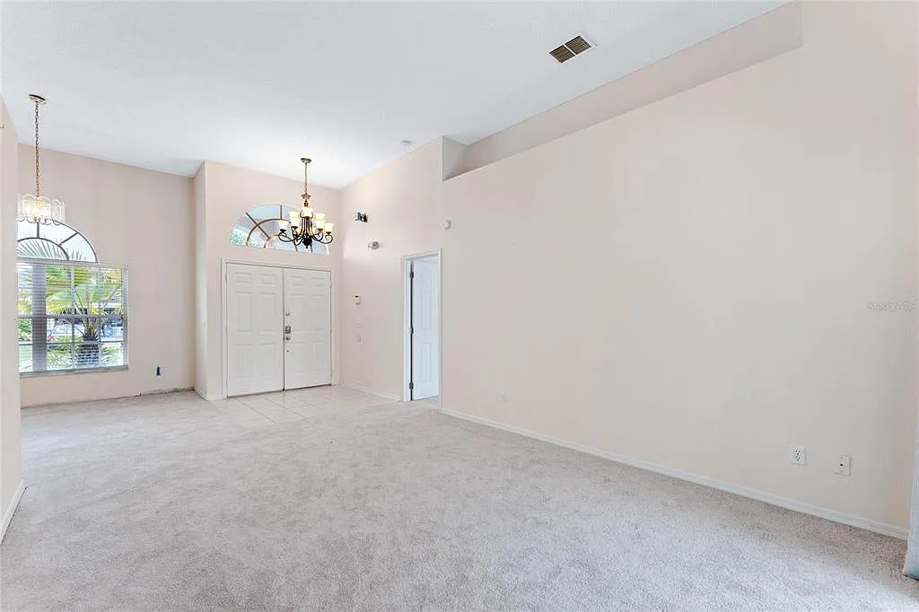 5 bed, 3.0 bath, 2126 sqft, $2,450 — Photo 3