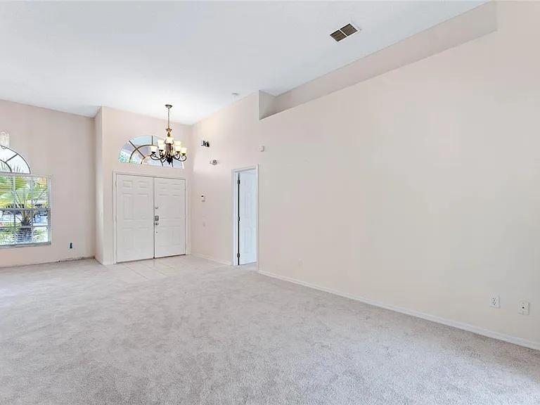 1027 Durango Loop St — Photo 3