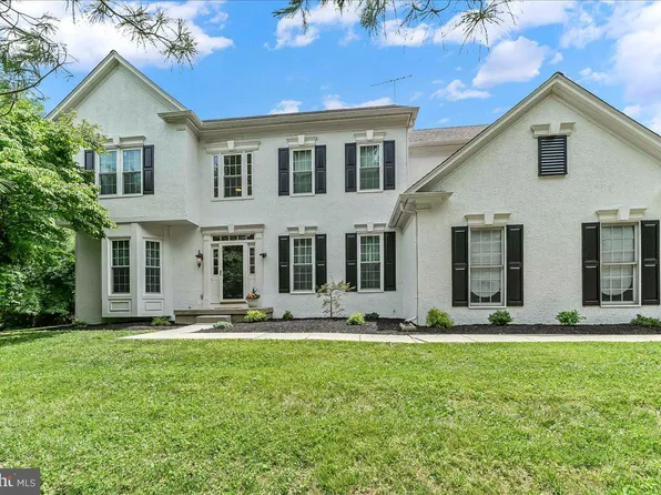 39 Maple Ln, Glen Mills, PA 19342