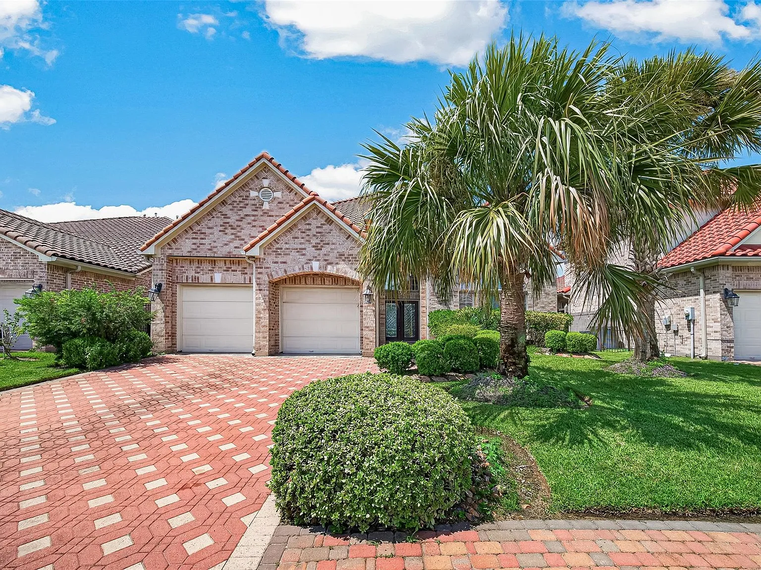 4 bed, 3.5 bath, 3951 sqft, $4,900 — Photo 4