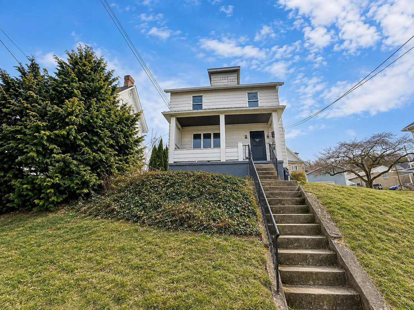 Coraopolis 3 Bedroom, 2 Bath House with Detached Garage — Photo 1