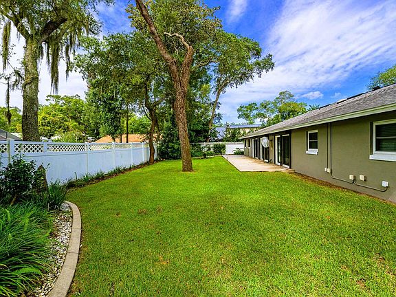 3rd image of 3 Lauren Ct